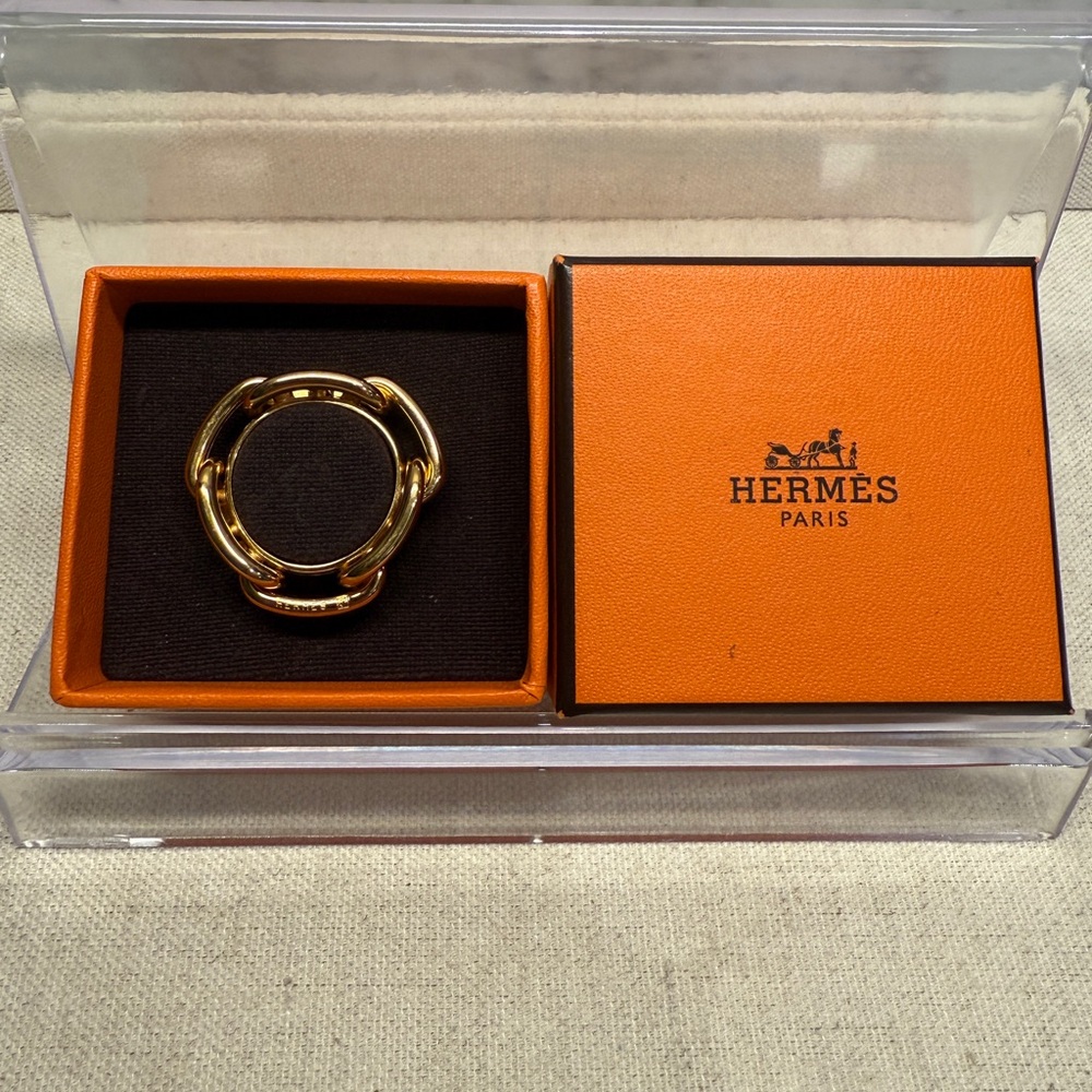 Hermes Gold Chain Ring Scarf Accessory